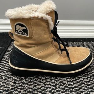 Women’s Sorel Winter Boots - Size 9